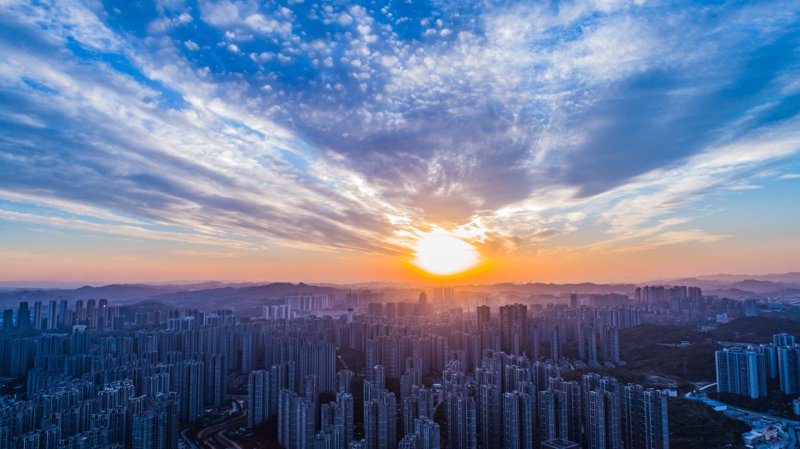 上海，作为中国的经济中心之一，在城市建设和现代化进程中扮演着重要角色。然而，随着工程项目的增多，施工过程中的问题也不可避免地浮现出来。今天我们就来探讨一下在面对这些挑战时应该如何有效应对。